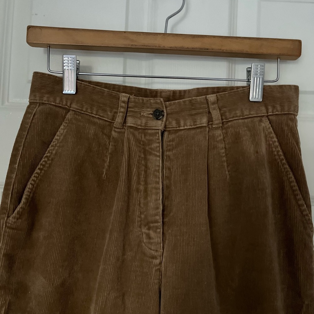 Small L.L.Bean corduroy pants. Cute small waist with balloon-style, loose fit.
